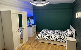 Amadeus - 3 Sleep Room - Parking On Street